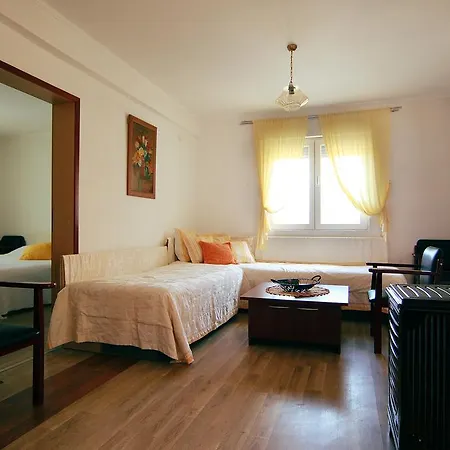 Kirjana Villa Pretor