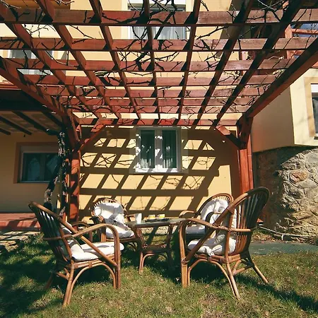 Kirjana Villa *